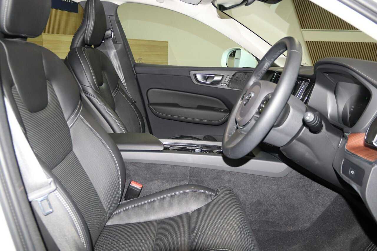 Volvo  XC60 Ultimate, B5 Mild Hybrid, Petrol, Bright
