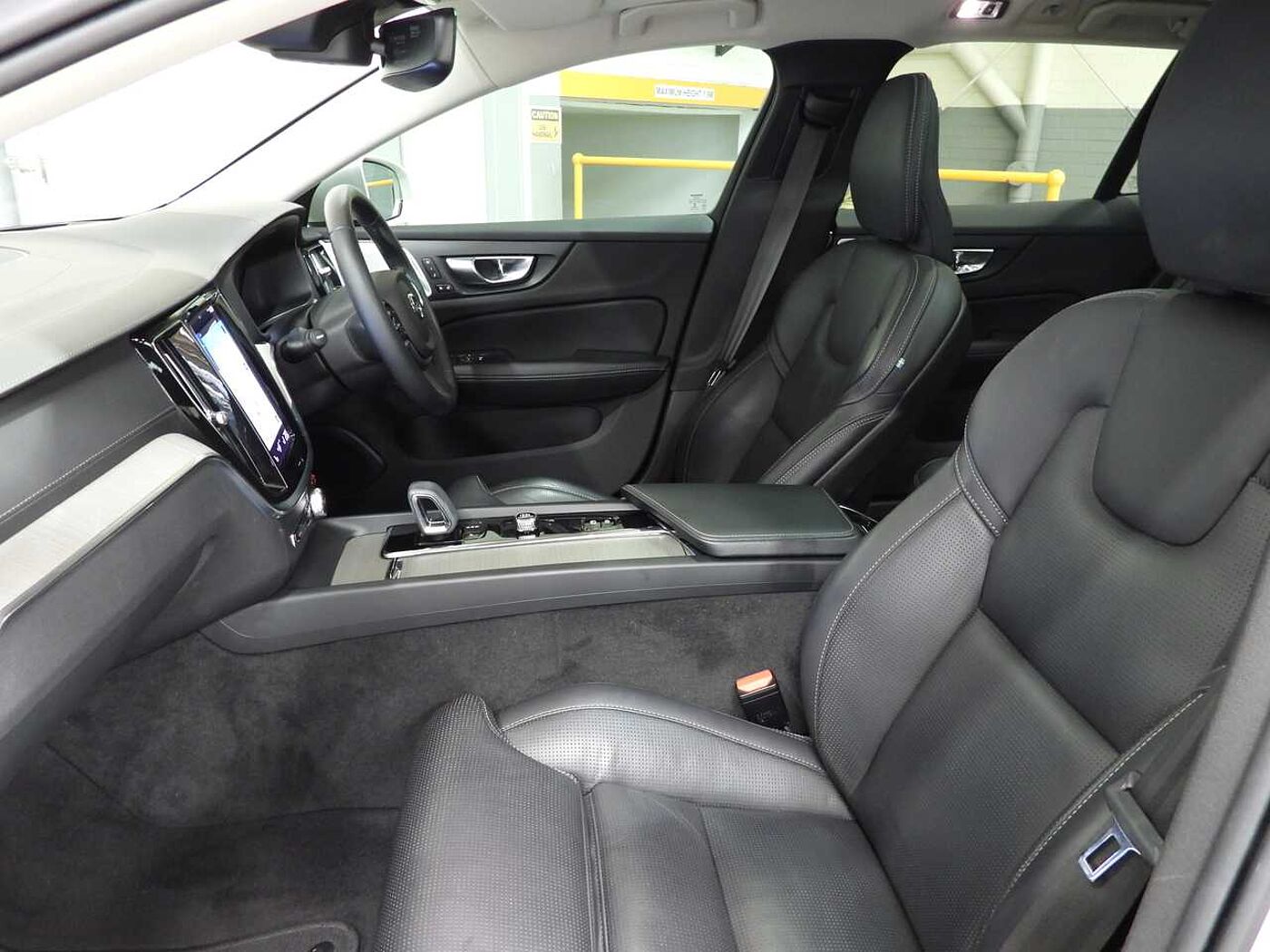 Volvo  V60 Cross Country Pro, B5 AWD mild hybrid