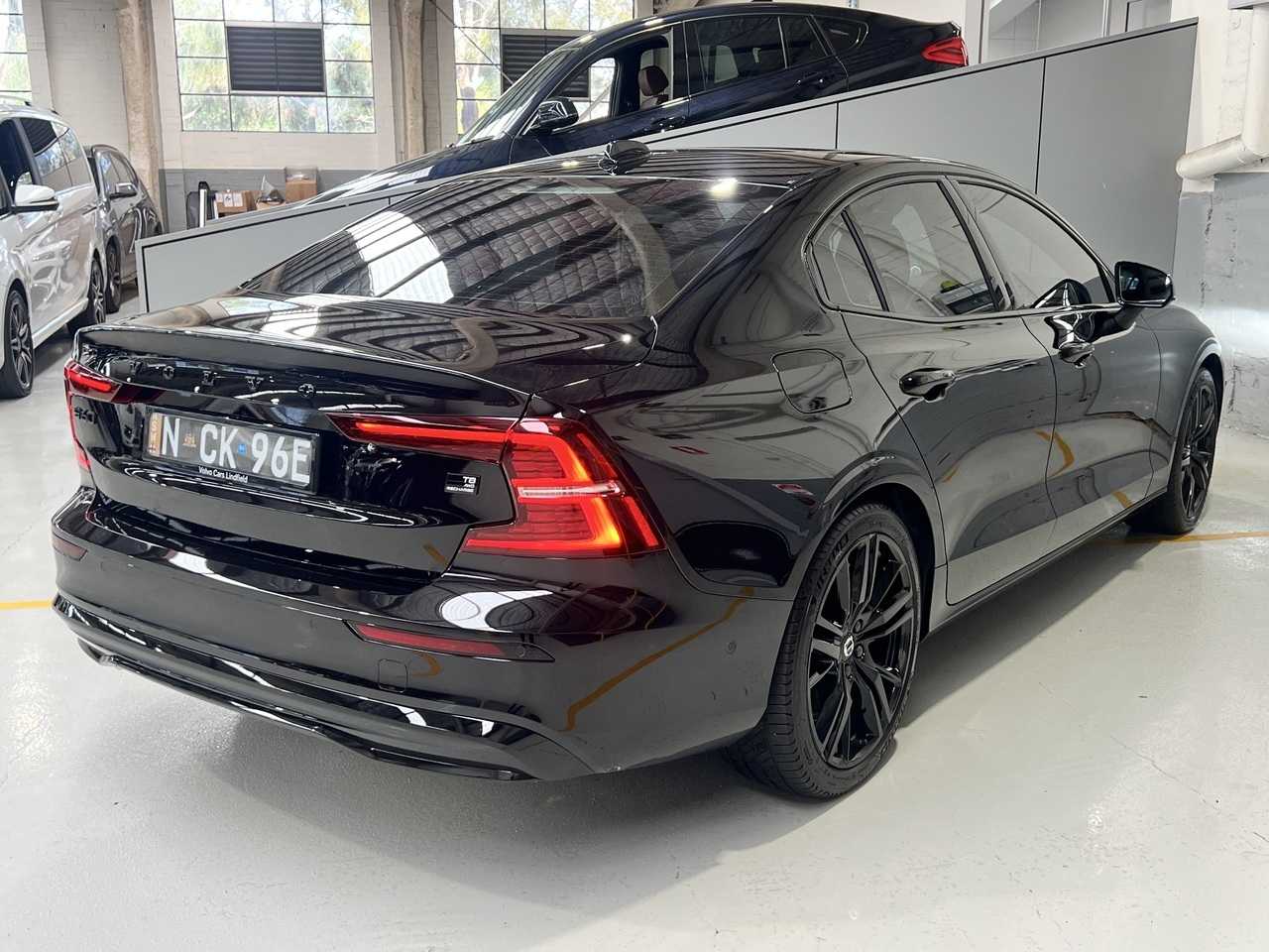 Volvo  Z Series MY24 Recharge T8 Geartronic AWD Black Edition