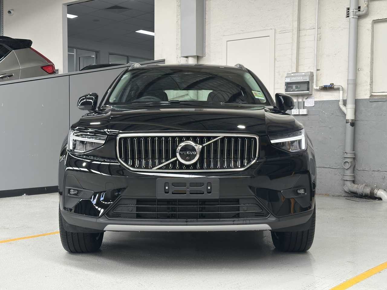 Volvo  XZ MY23 Ultimate B4 AWD Bright