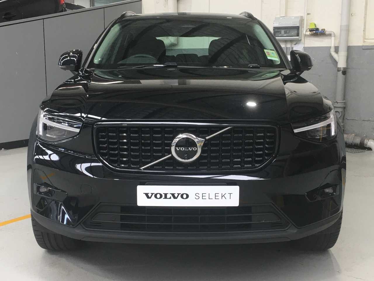 Volvo  XZ MY24 Ultimate B4 AWD Dark