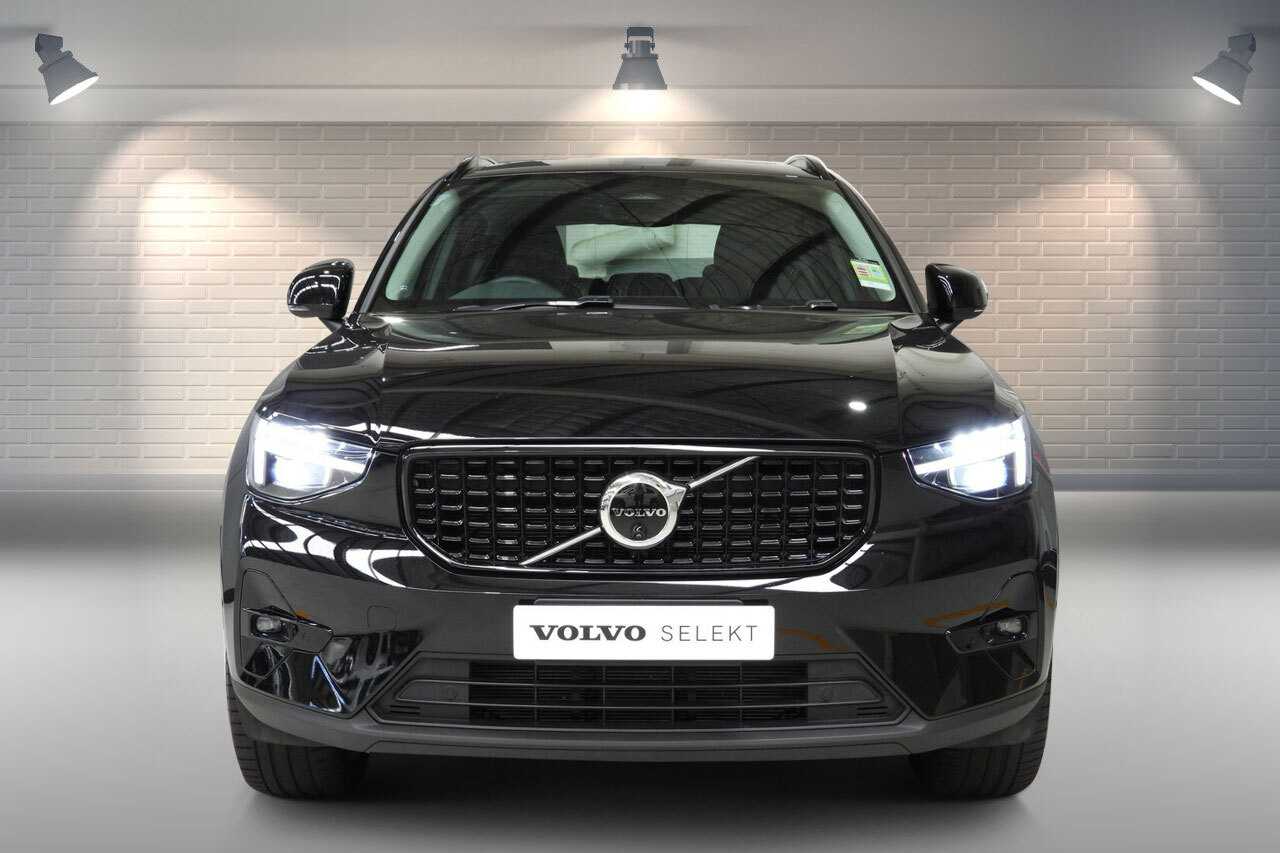 Volvo  XZ MY24 Ultimate B4 AWD Dark