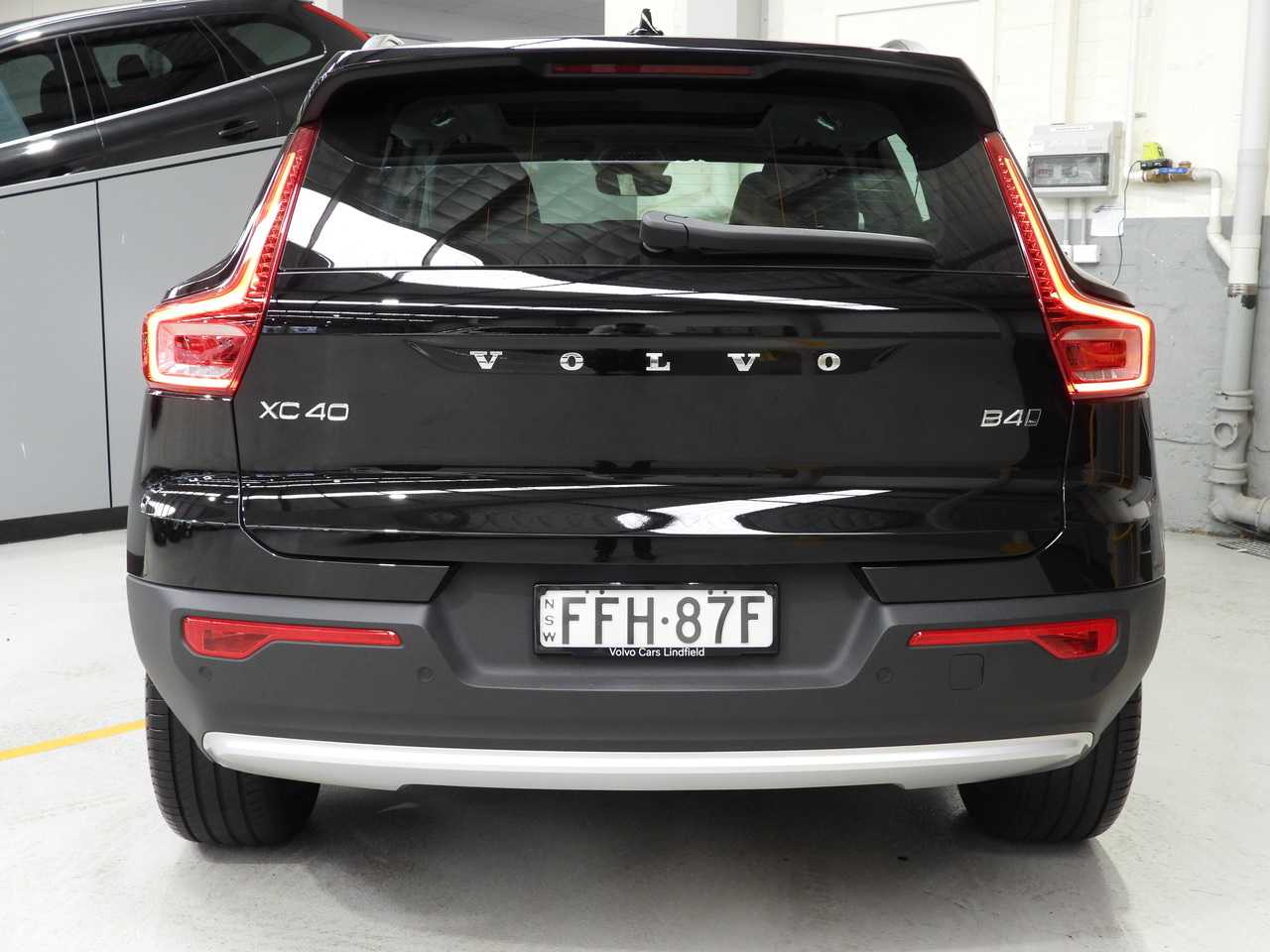 Volvo  XZ MY24 Ultimate B4 AWD Bright