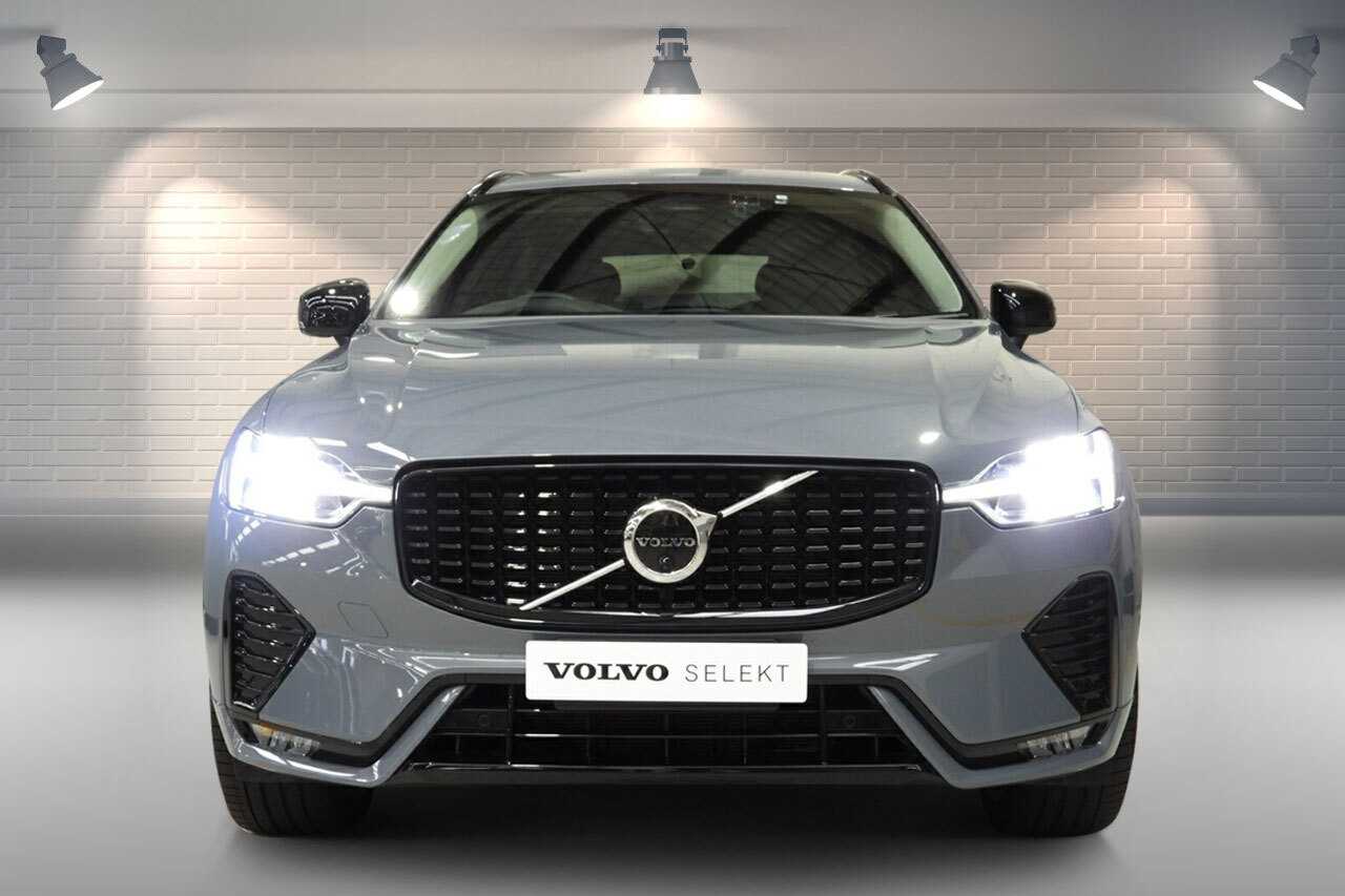 Volvo  UZ MY23 Ultimate B6 AWD Dark