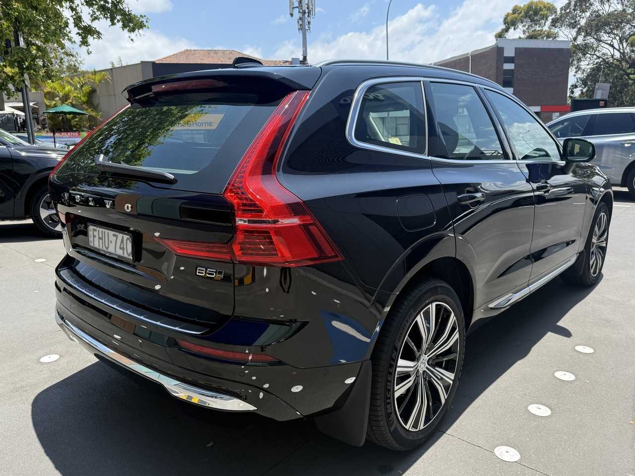 Volvo  UZ MY25 Ultra B5 AWD Bright