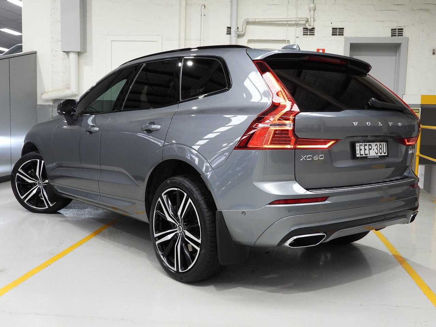 Volvo  UZ MY19 T6 AWD R-Design