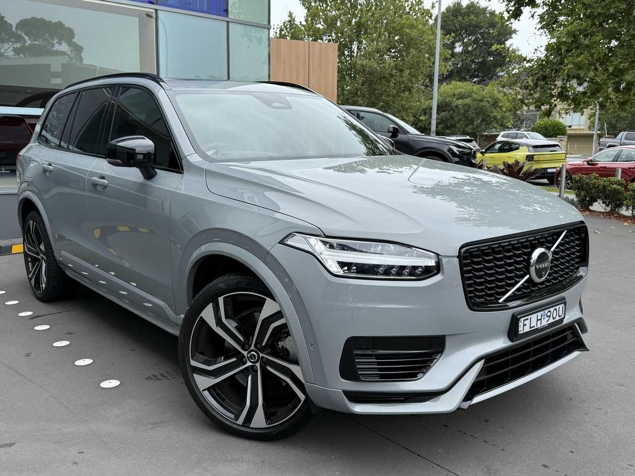 Volvo  XC90 Recharge Ultimate, T8 AWD Plug-in hybrid, Electric/Petrol, Dark, 7 Seats