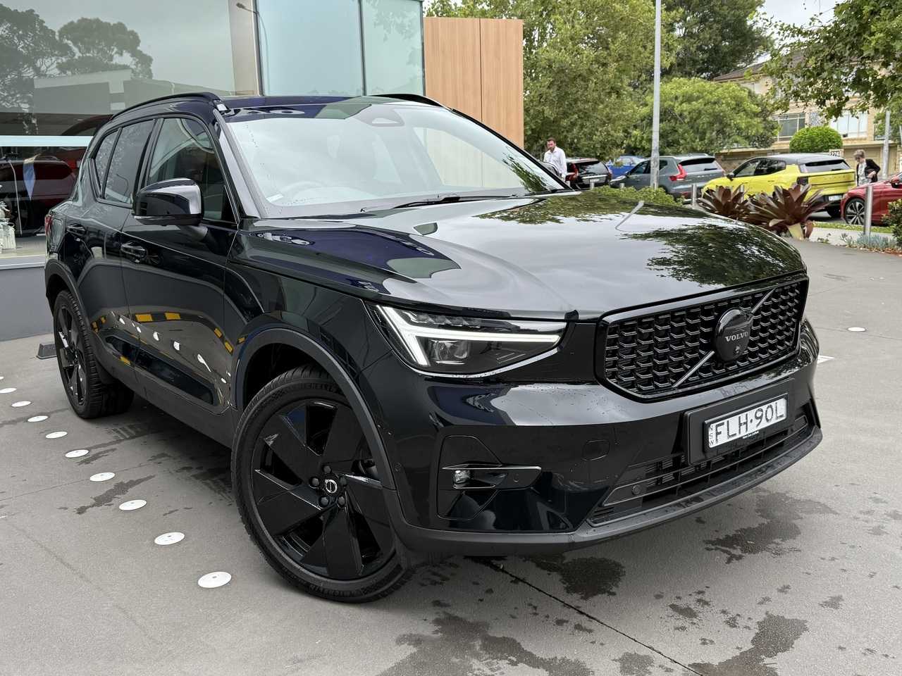 Volvo  XZ MY25 Black Edition AWD