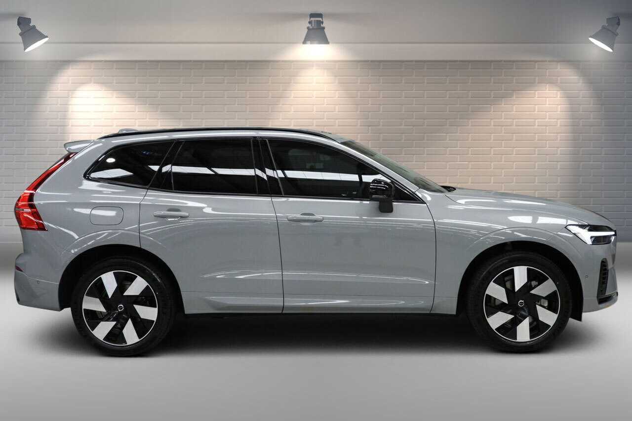 Volvo  UZ MY24 Recharge Plus T8 AWD Plug-In Hybrid