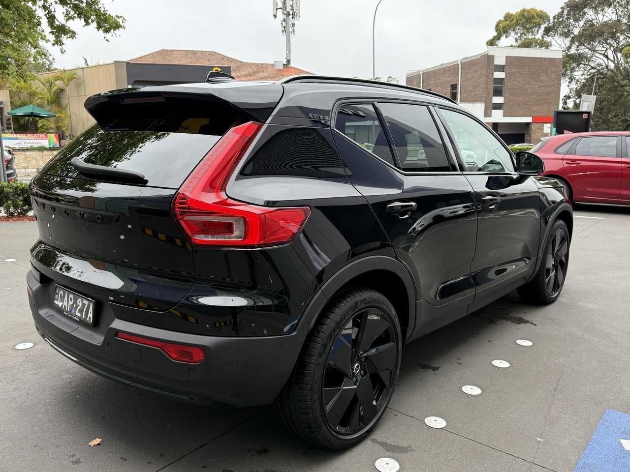 Volvo  XZ MY25 Black Edition AWD