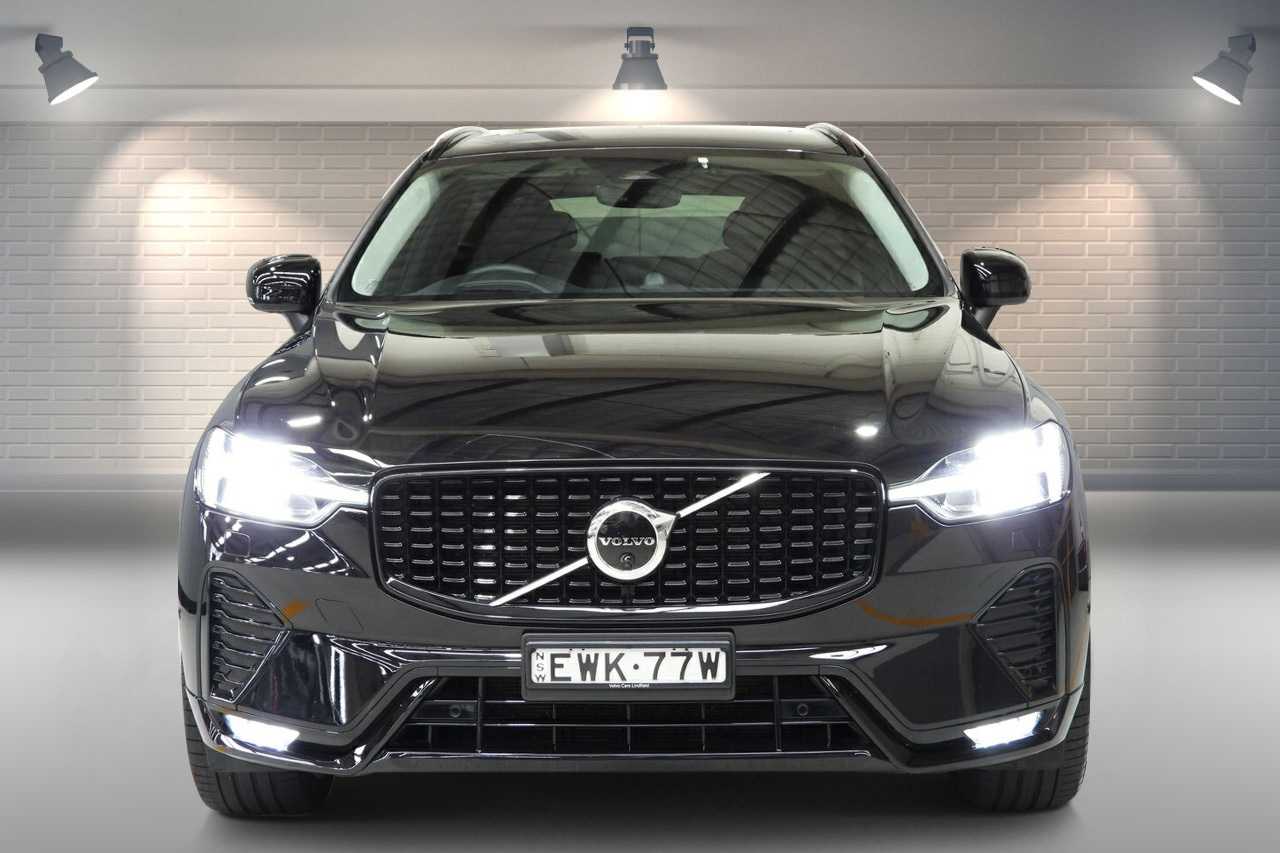 Volvo  XC60 Ultimate, B6 AWD mild hybrid, Petrol, Dark