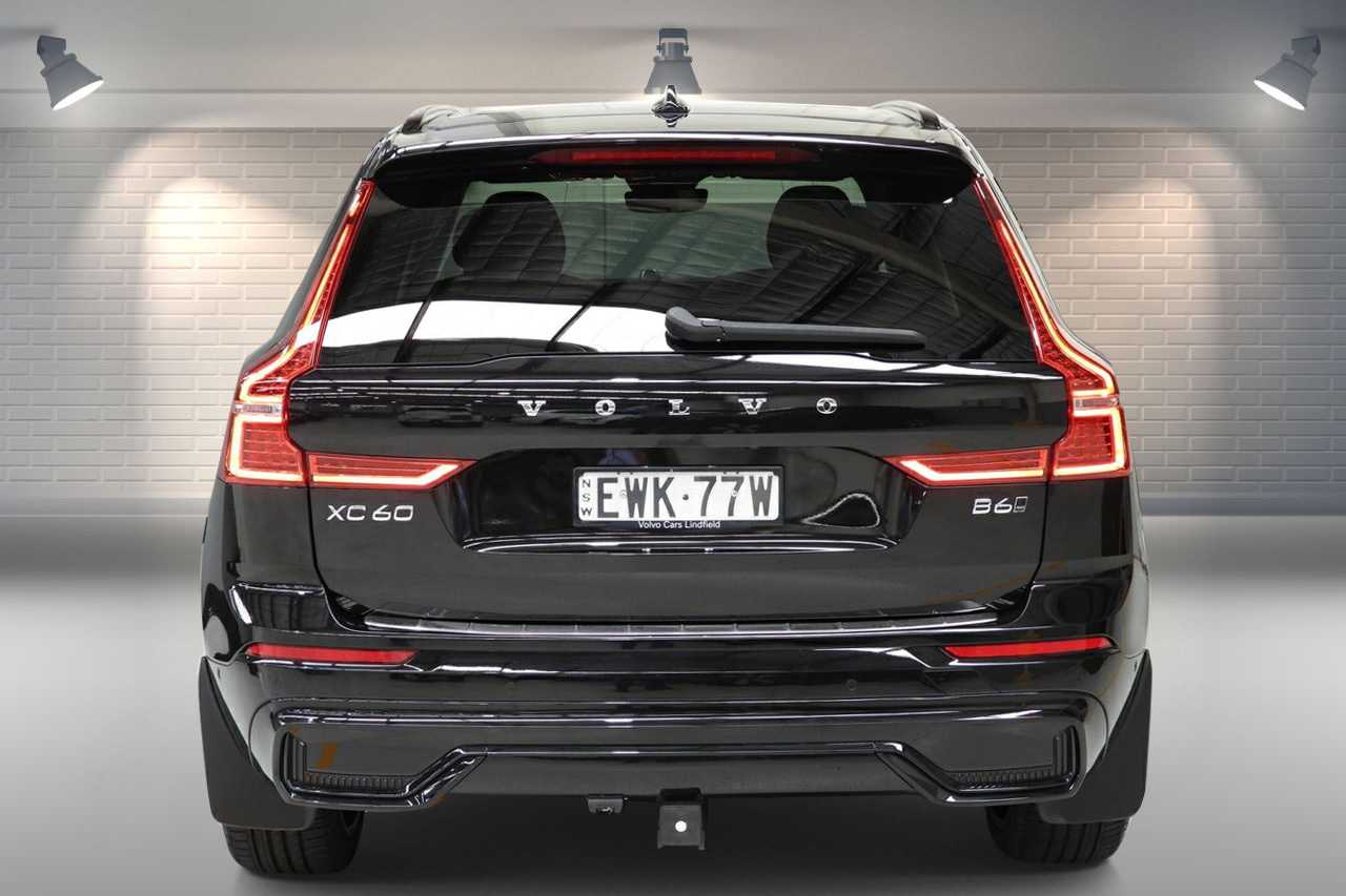 Volvo  XC60 Ultimate, B6 AWD mild hybrid, Petrol, Dark