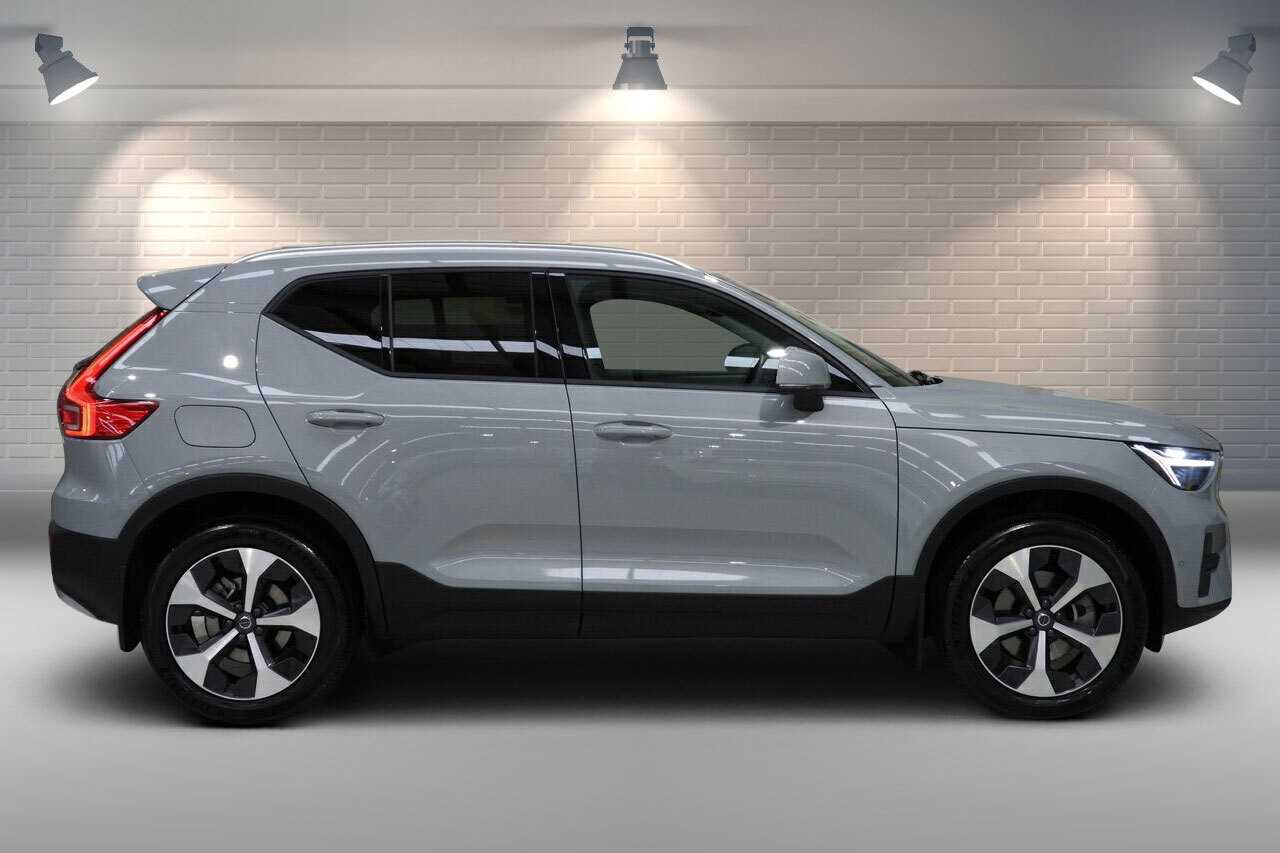 Volvo  XC40 Plus, B4 Mild hybrid, Petrol