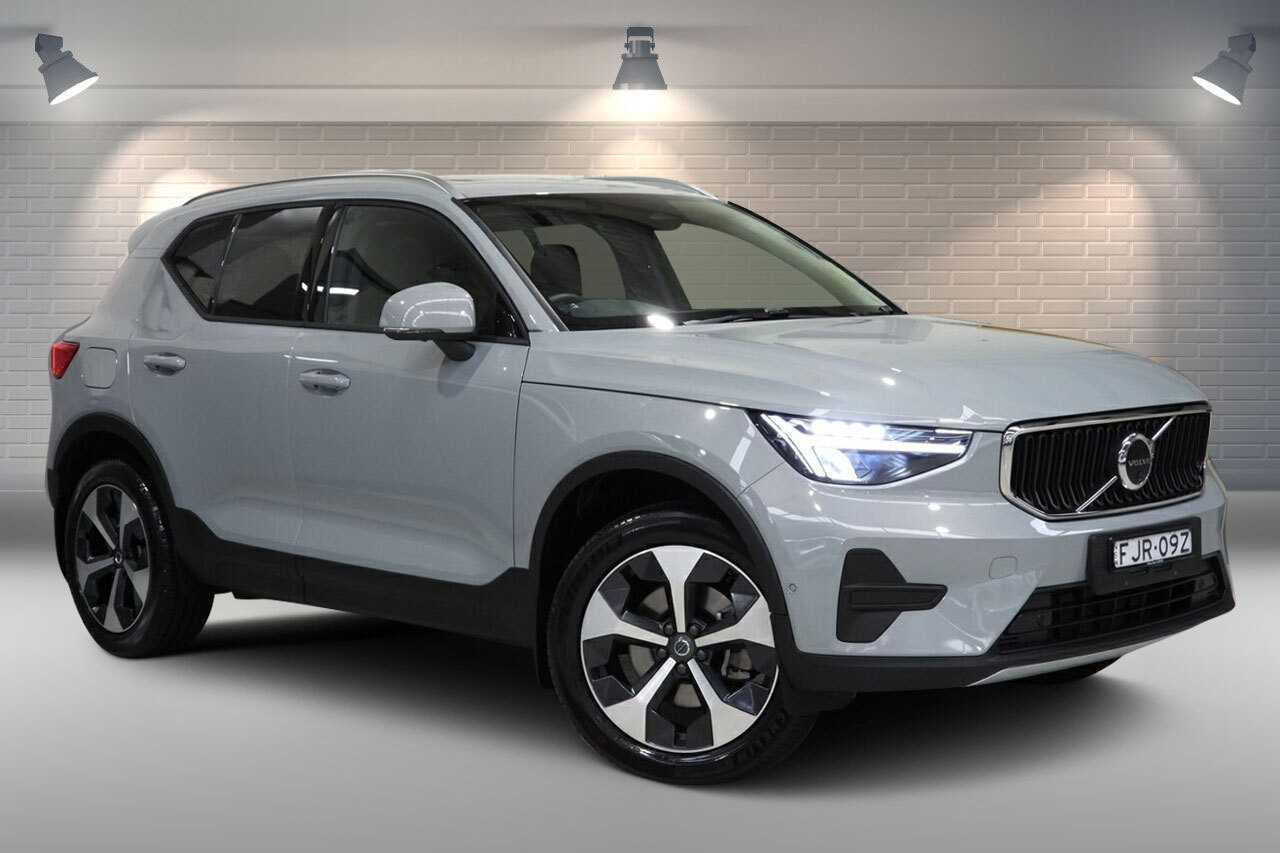 Volvo  XC40 Plus, B4 Mild hybrid, Petrol