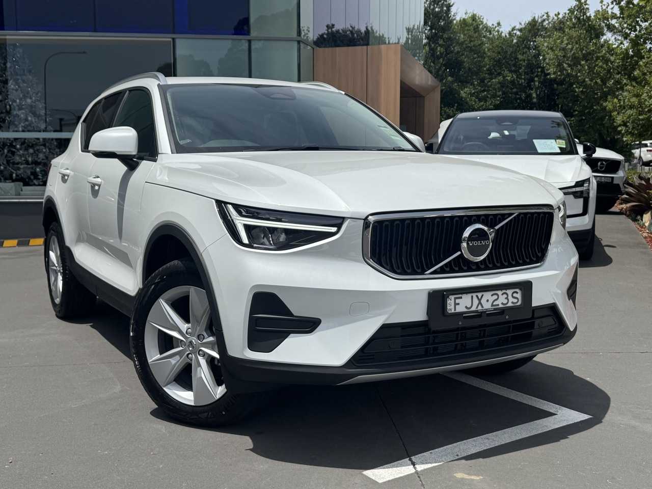 Volvo  XC40 Plus, B4 Mild hybrid, Petrol