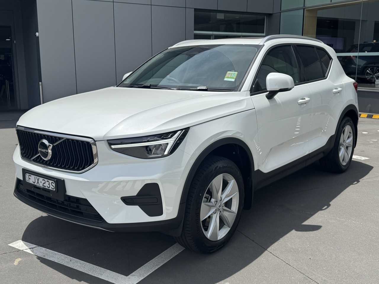 Volvo  XC40 Plus, B4 Mild hybrid, Petrol