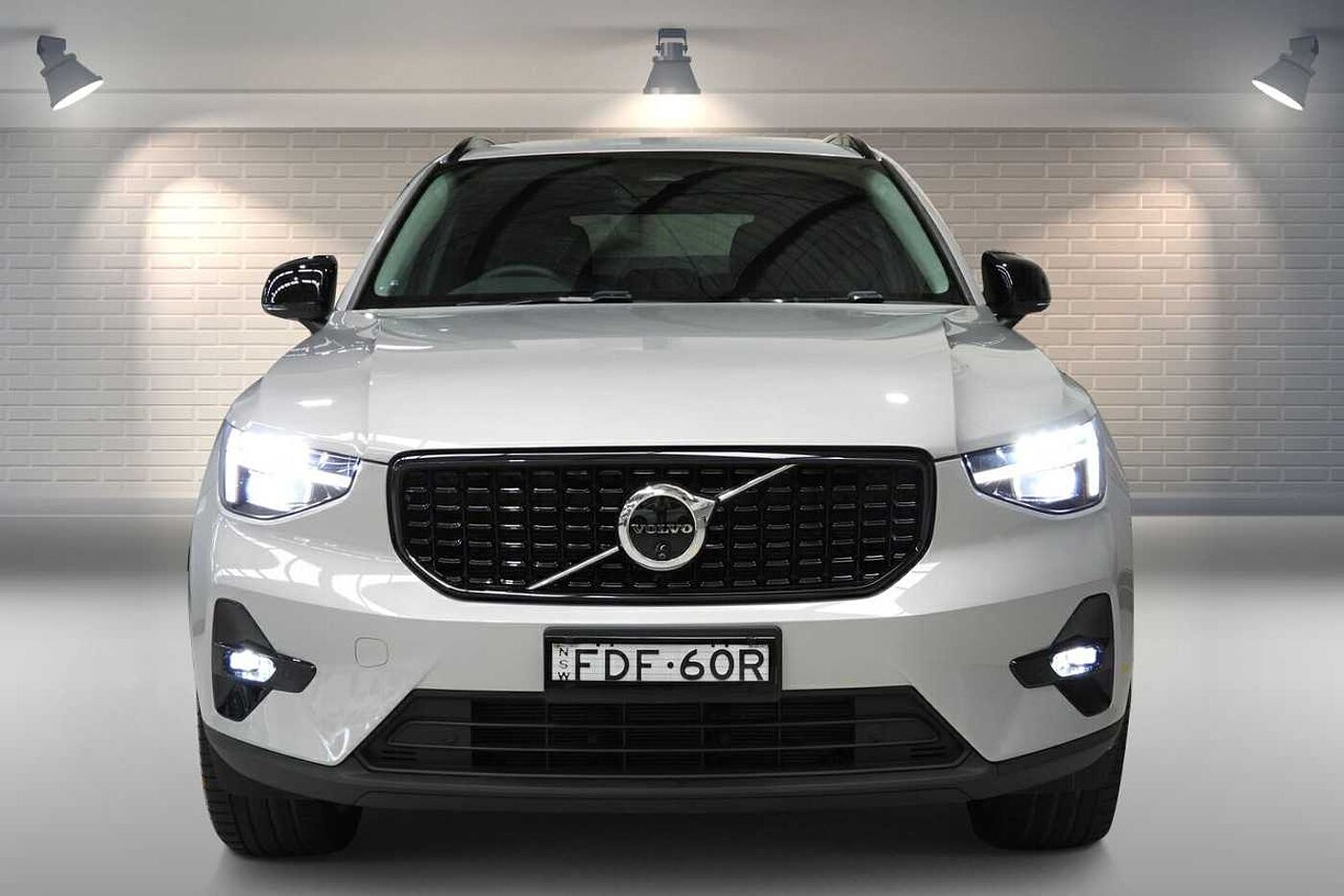 Volvo  XC40 Ultimate, B4 AWD Mild hybrid, Petrol, Dark