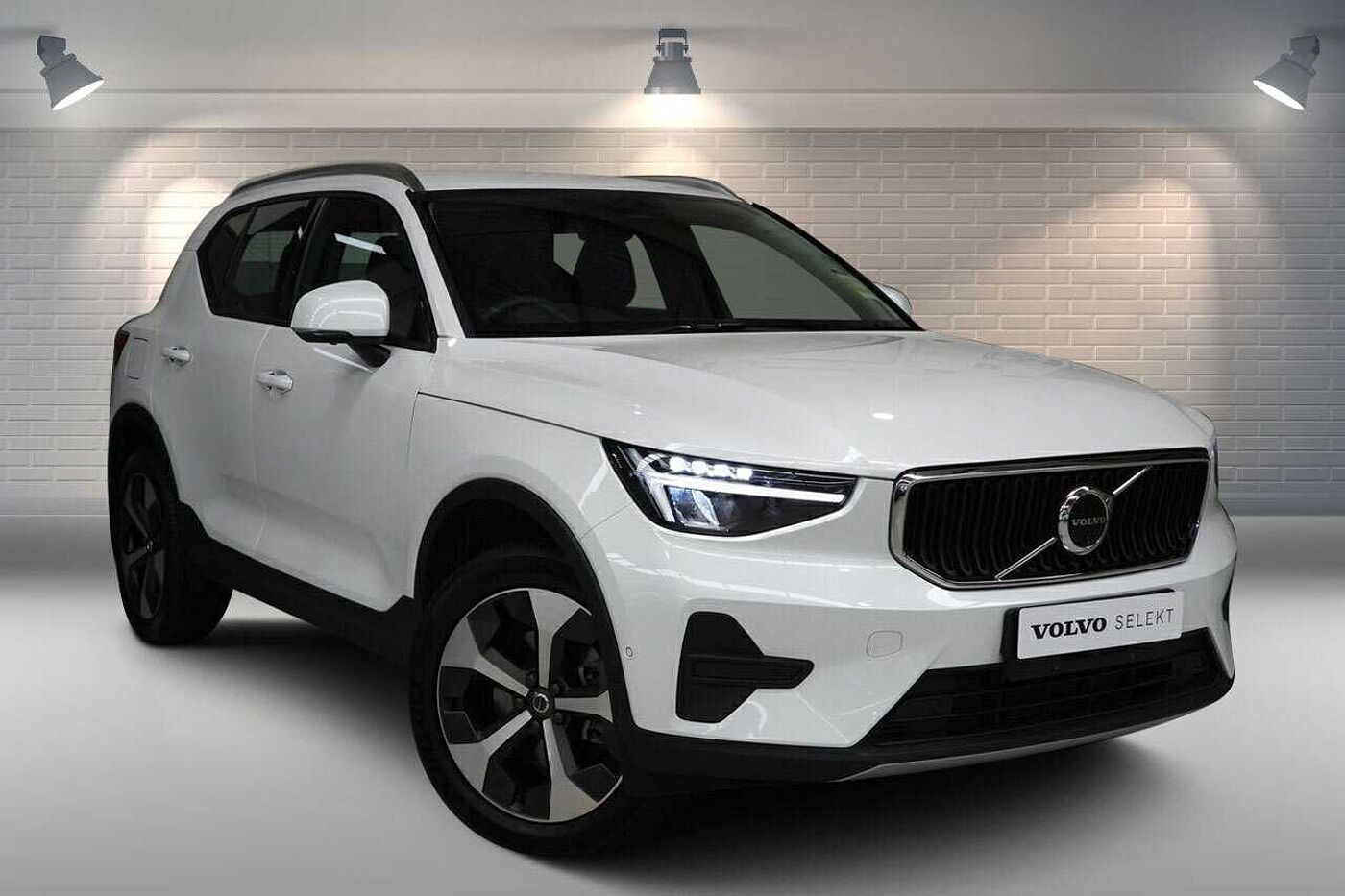 Volvo  XC40 Plus, B4 Mild hybrid, Petrol