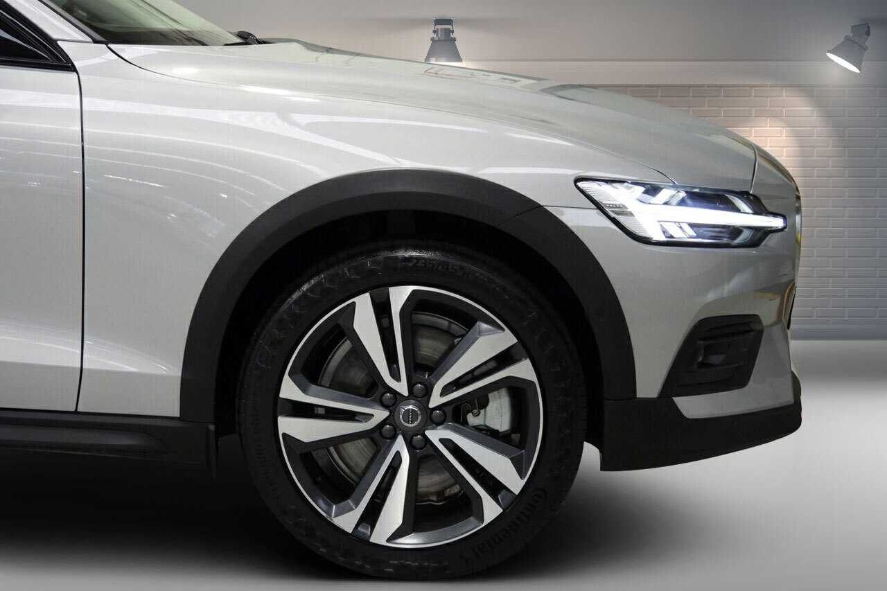 Volvo  Z Series MY24 Ultimate B5 Geartronic AWD Bright