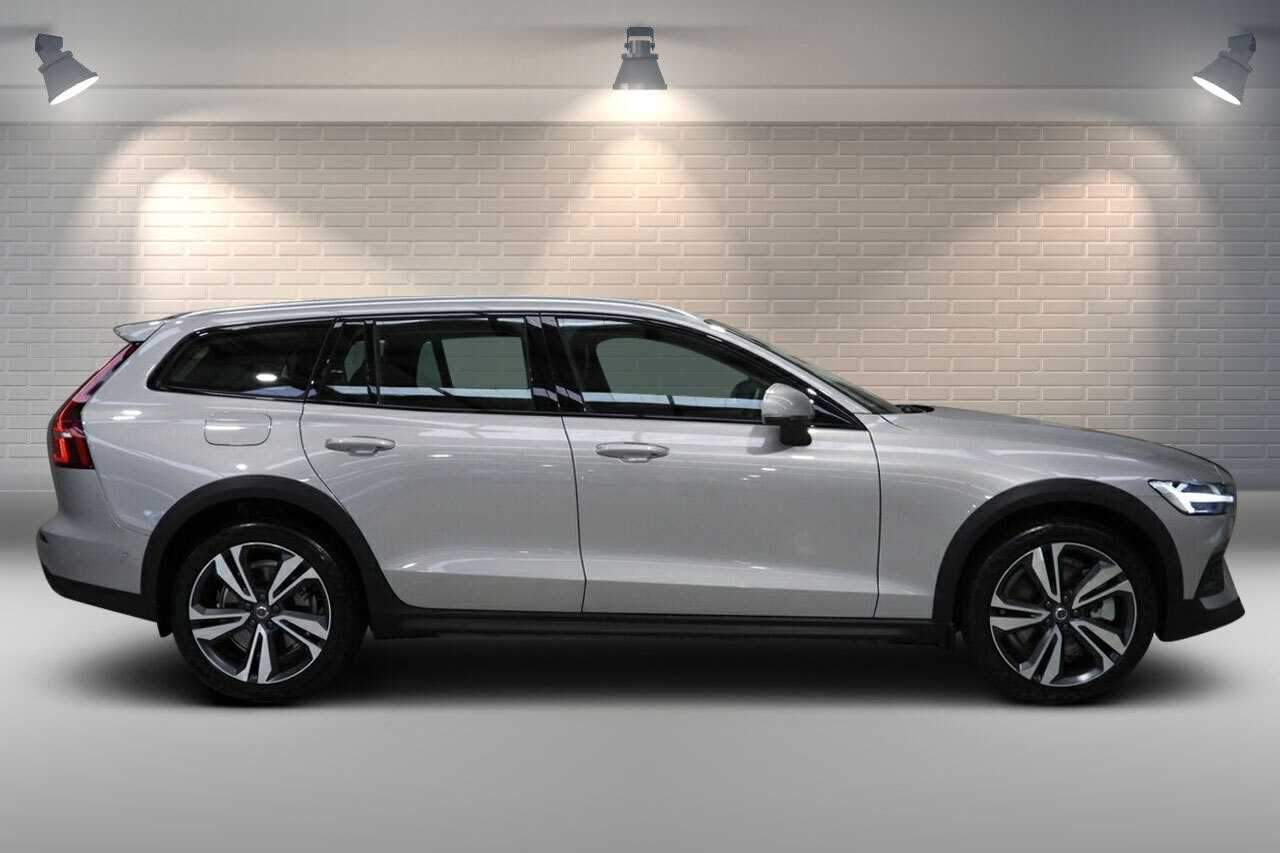 Volvo  Z Series MY24 Ultimate B5 Geartronic AWD Bright