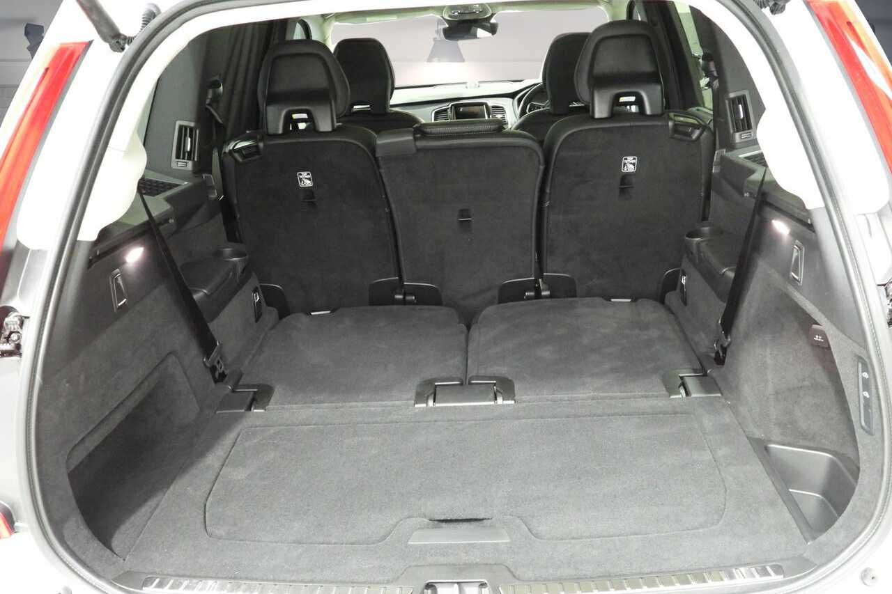 Volvo  XC90 Recharge Ultimate, T8 AWD Plug-in hybrid, Electric/Petrol, Dark, 7 Seats
