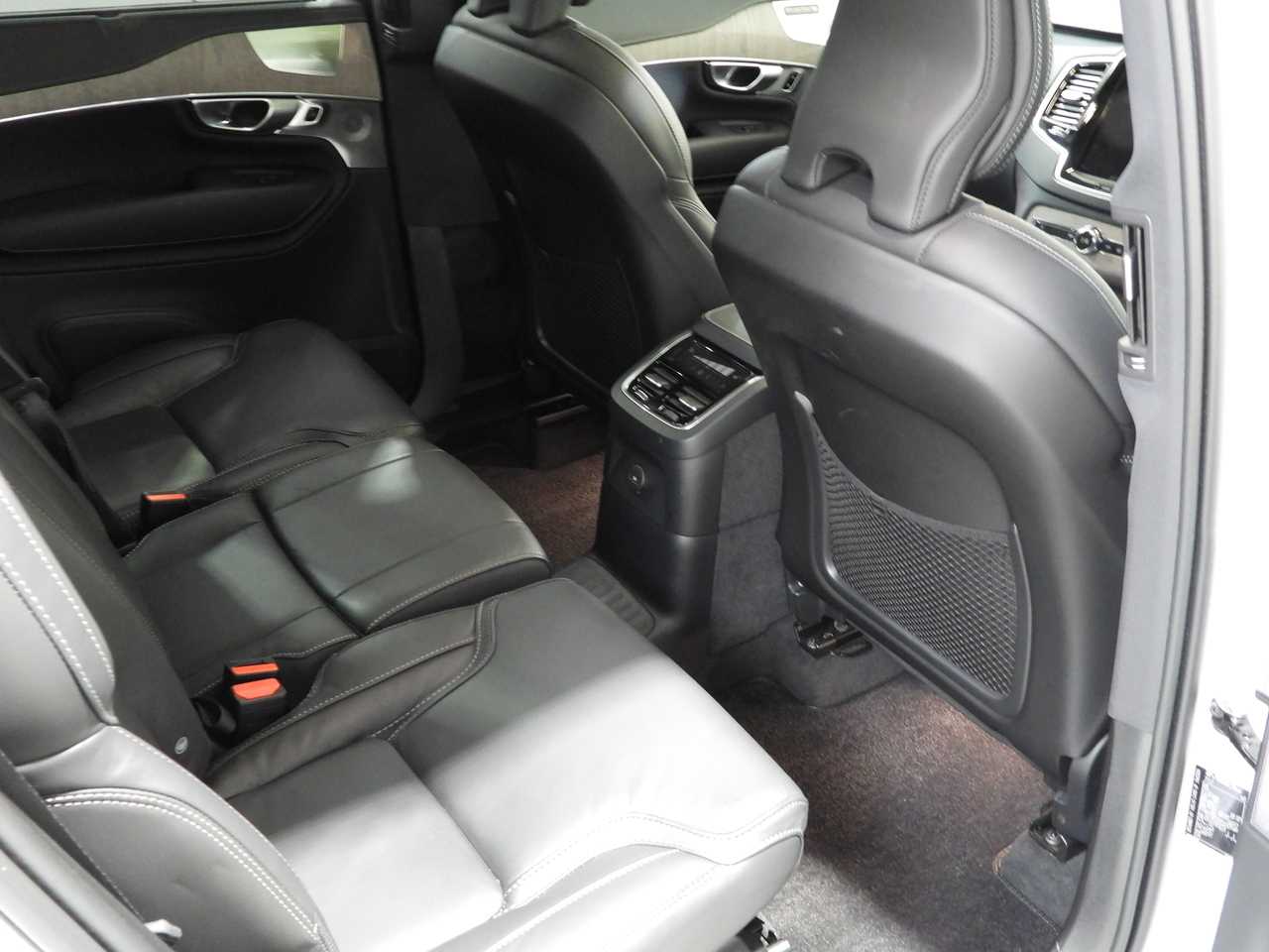 Volvo  XC90 Recharge Ultimate, T8 AWD Plug-in hybrid, Electric/Petrol, Dark, 7 Seats