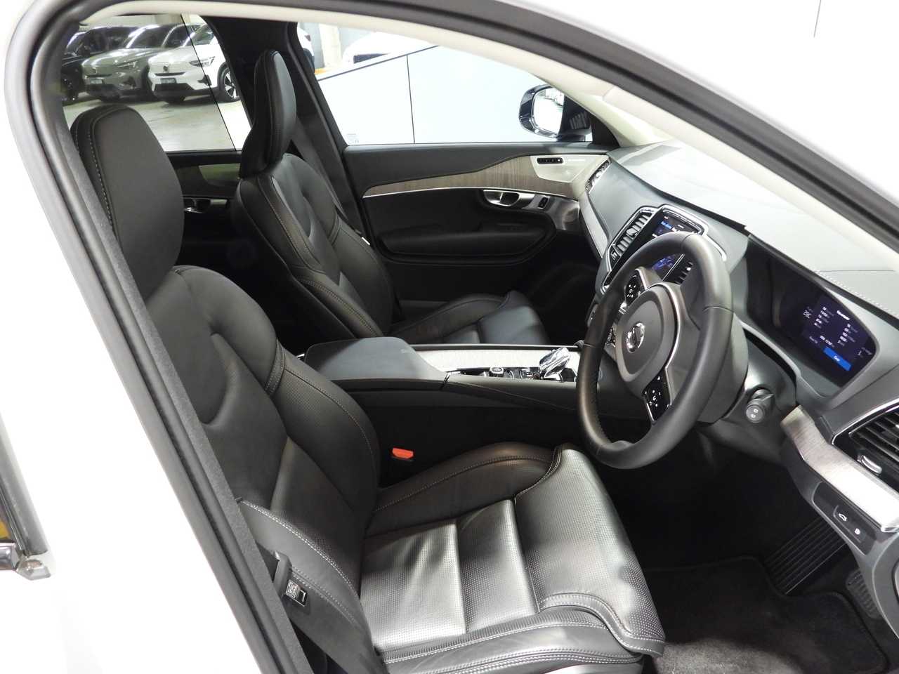 Volvo  XC90 Recharge Ultimate, T8 AWD Plug-in hybrid, Electric/Petrol, Dark, 7 Seats