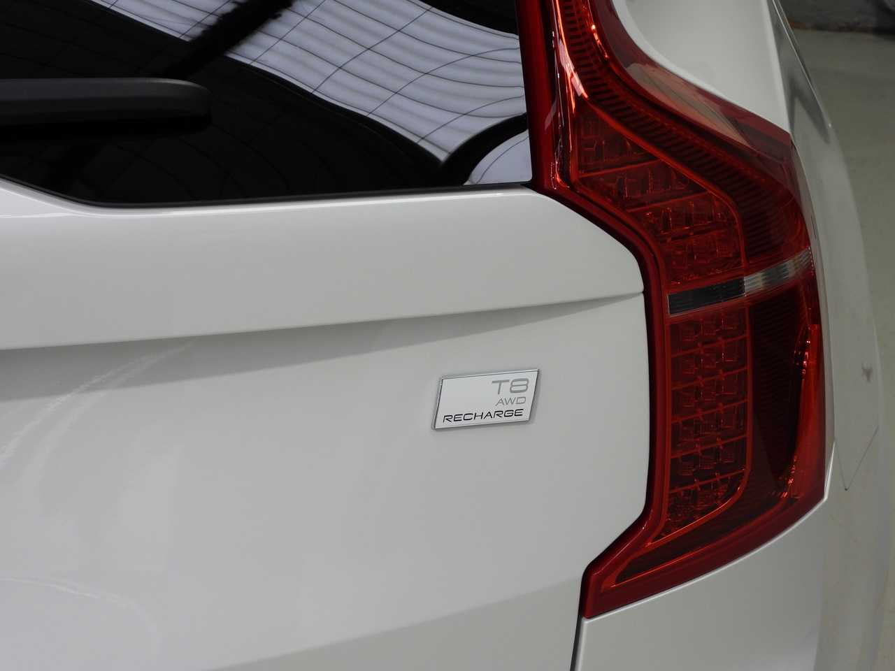 Volvo  XC90 Recharge Ultimate, T8 AWD Plug-in hybrid, Electric/Petrol, Dark, 7 Seats