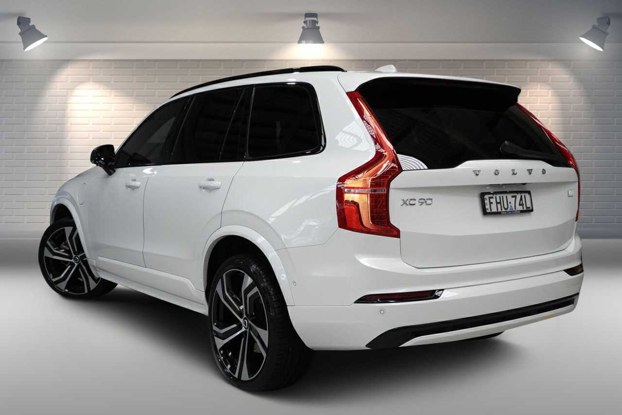 Volvo  L Series MY24 Recharge Ultimate T8 Geartronic AWD Plug-In Hybrid