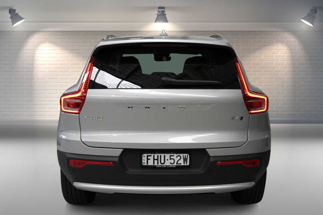 Volvo  XC40 Ultimate, B4 AWD Mild hybrid, Petrol, Bright