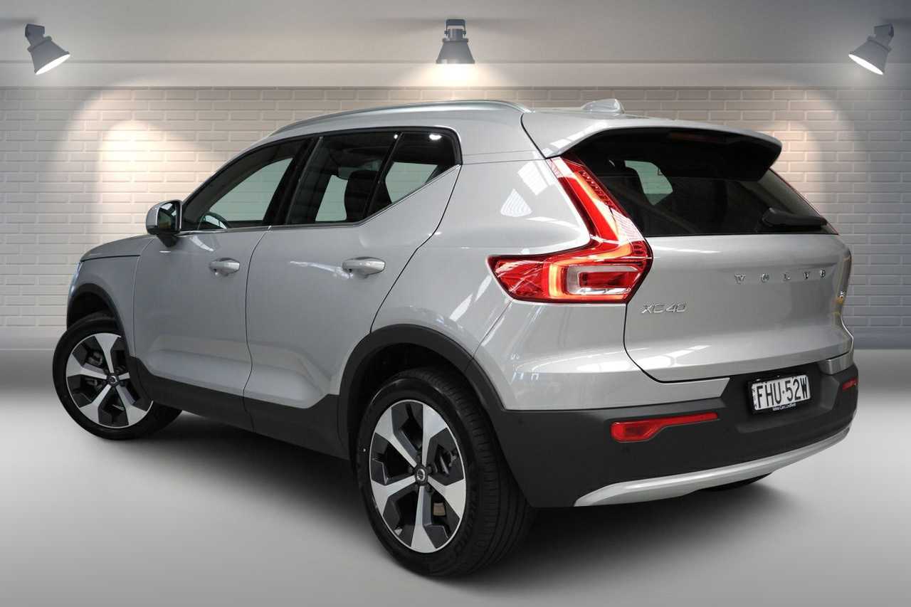 Volvo  XC40 Ultimate, B4 AWD Mild hybrid, Petrol, Bright
