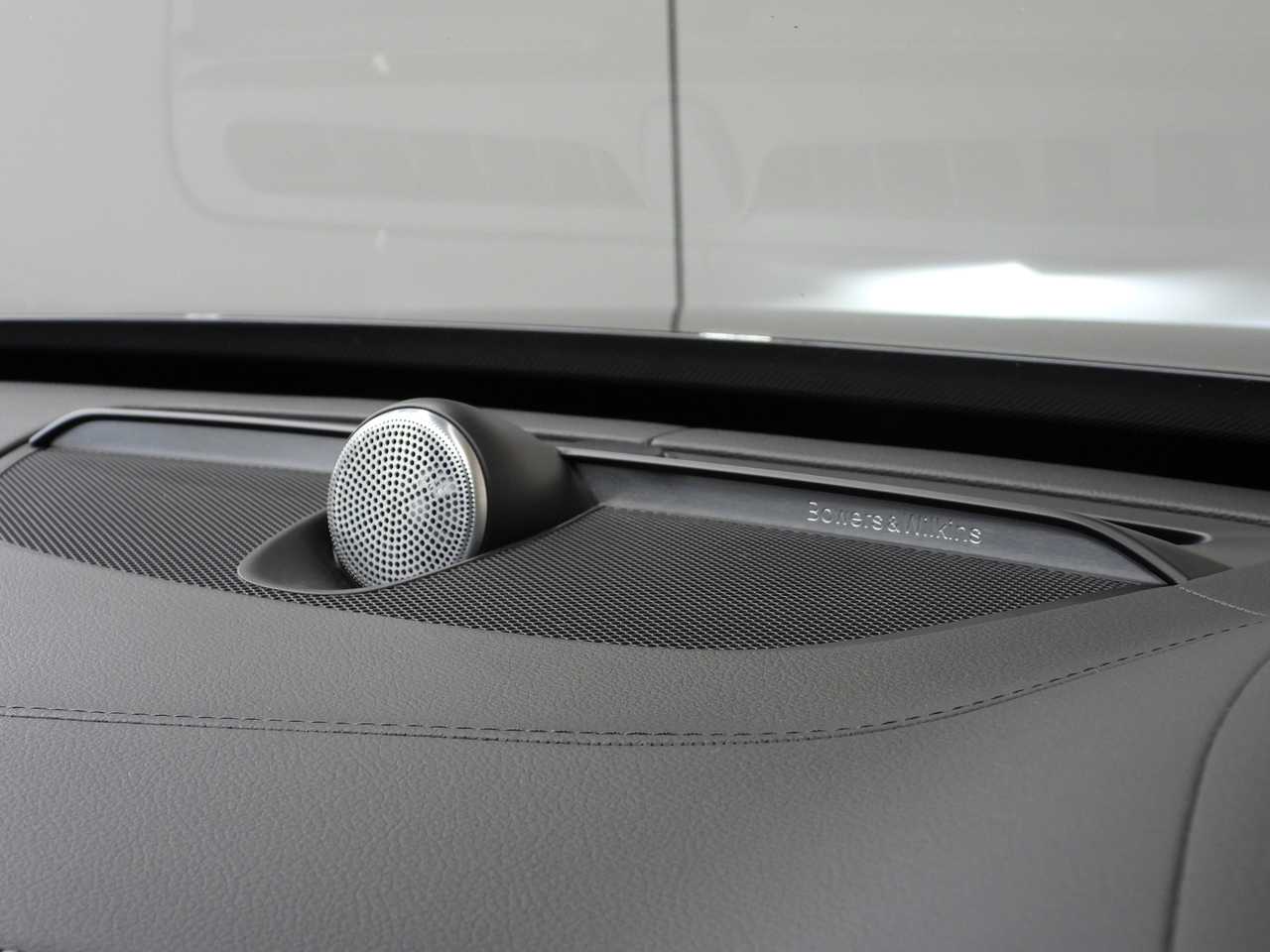 Volvo  XC90 Recharge R-Design, T8 AWD (235+65 kW), Seven individual seats