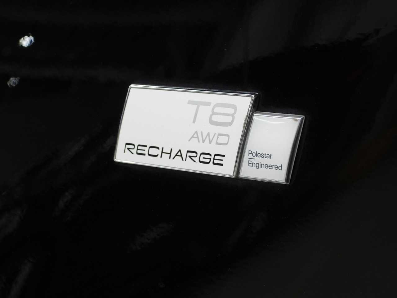 Volvo  XC90 Recharge R-Design, T8 AWD (235+65 kW), Seven individual seats