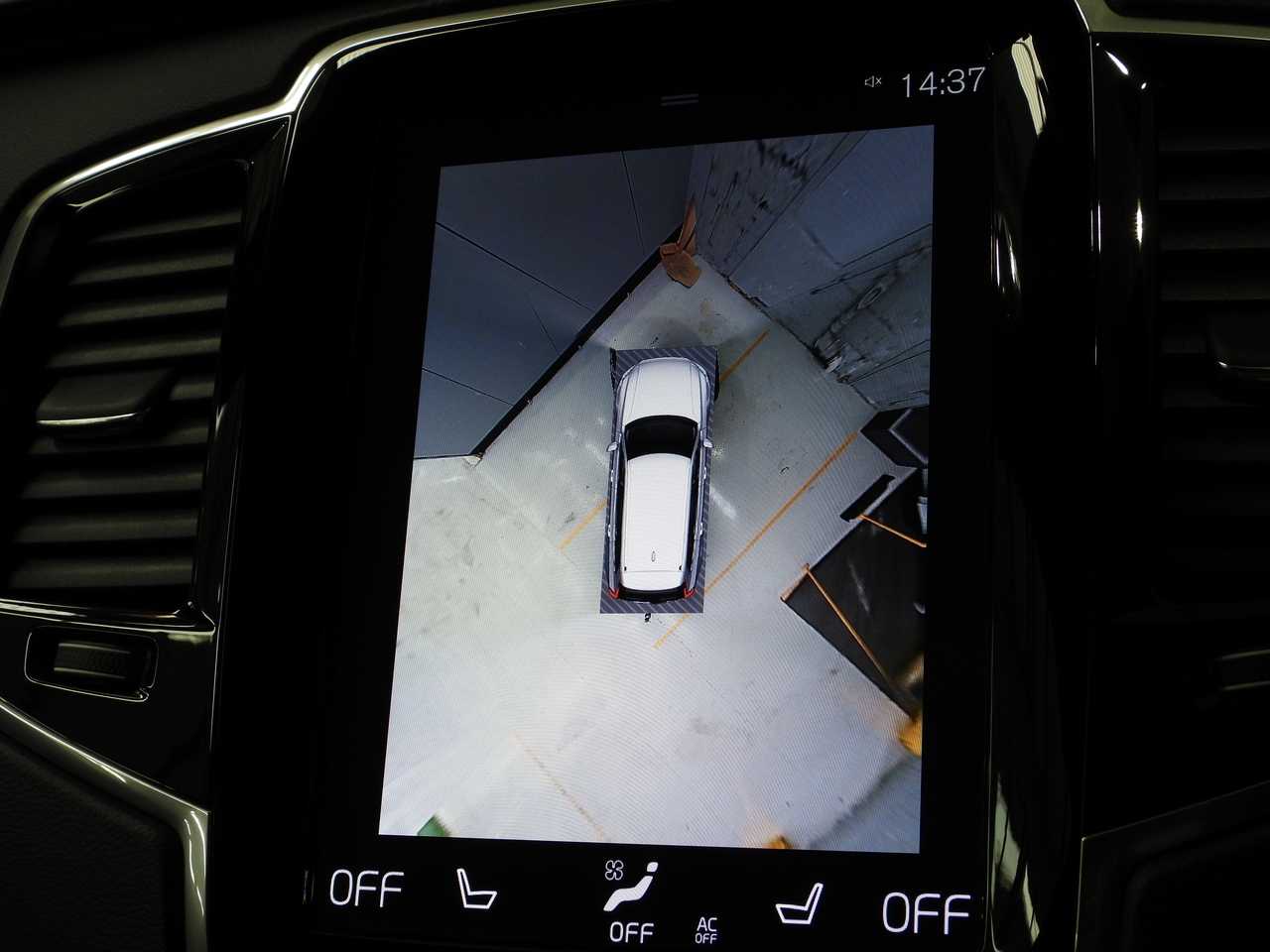 Volvo  XC90 Recharge R-Design, T8 AWD (235+65 kW), Seven individual seats
