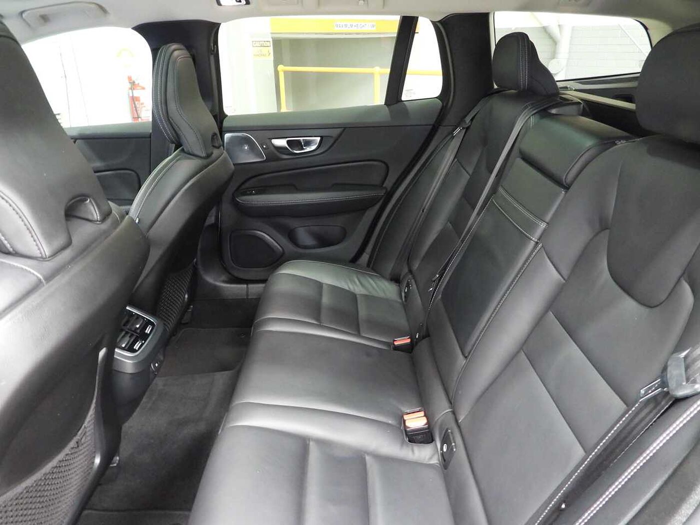 Volvo  V60 Cross Country Pro, B5 AWD mild hybrid