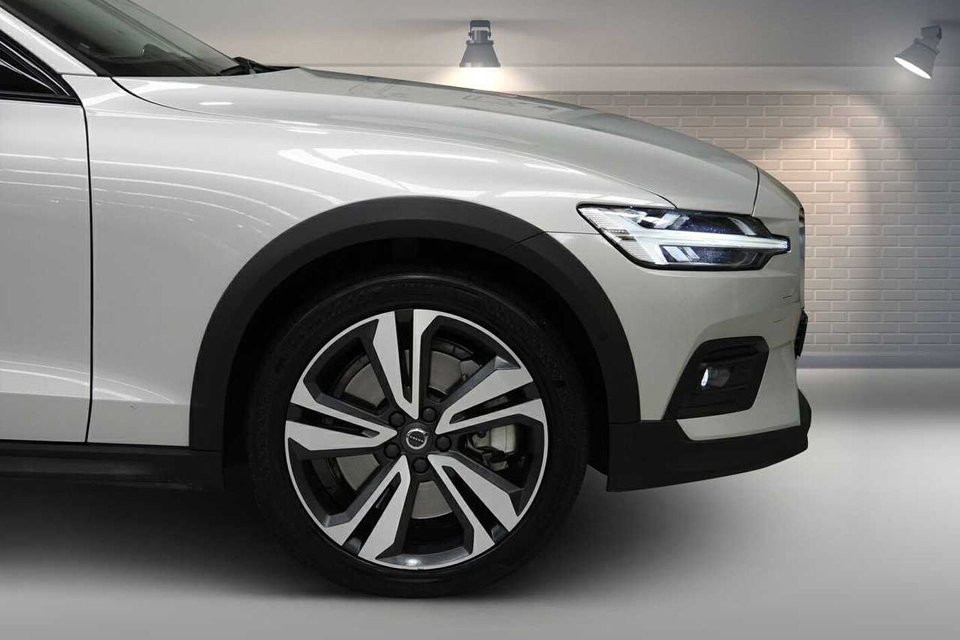 Volvo  V60 Cross Country Pro, B5 AWD mild hybrid