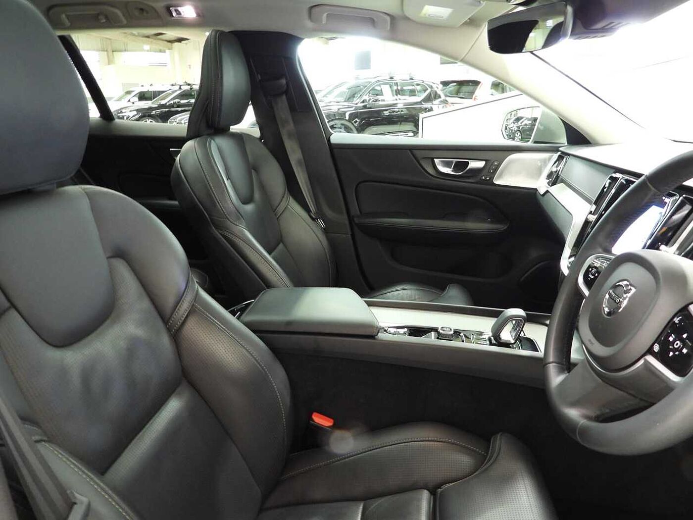 Volvo  V60 Cross Country Pro, B5 AWD mild hybrid