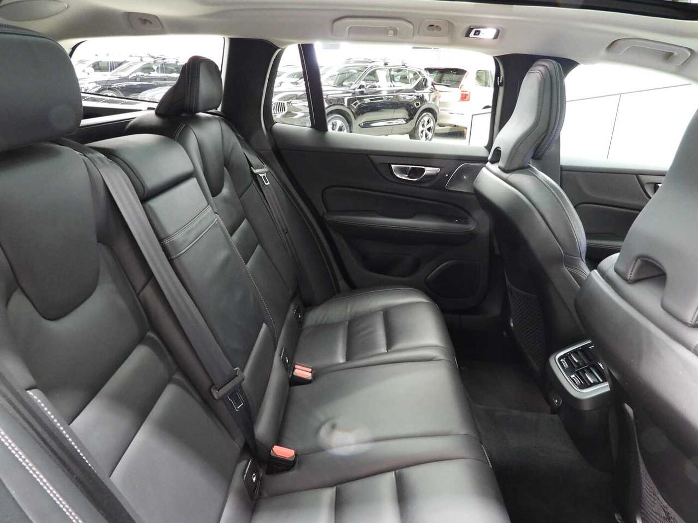 Volvo  V60 Cross Country Pro, B5 AWD mild hybrid