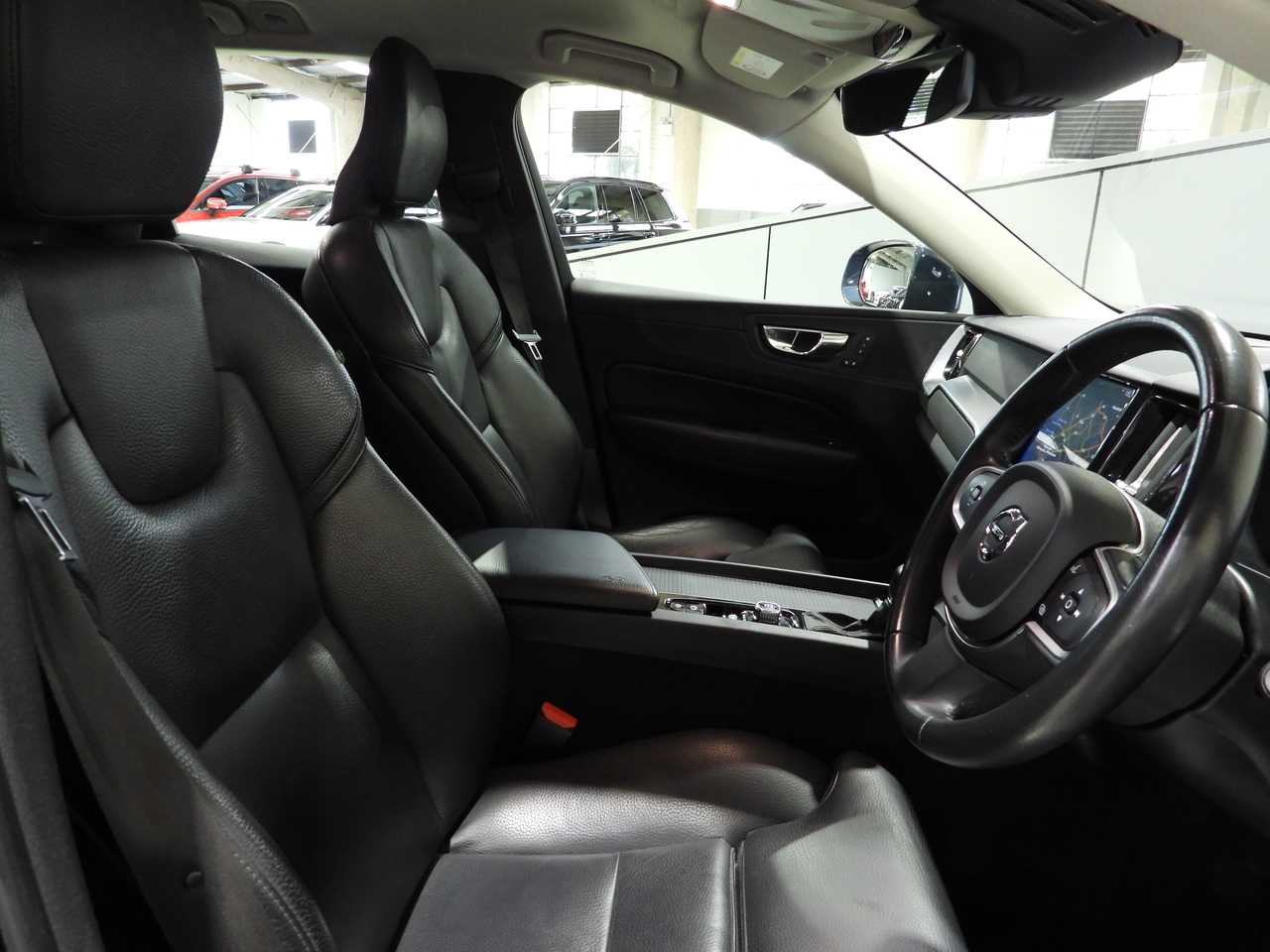 Volvo  XC60 D4 Momentum