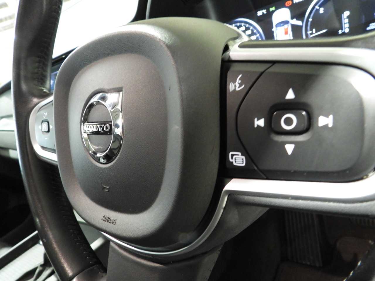 Volvo  XC60 D4 Momentum