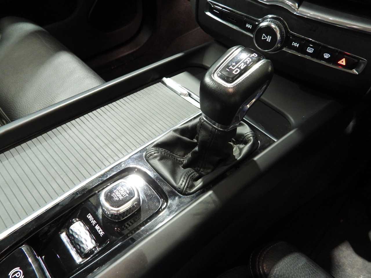 Volvo  XC60 D4 Momentum