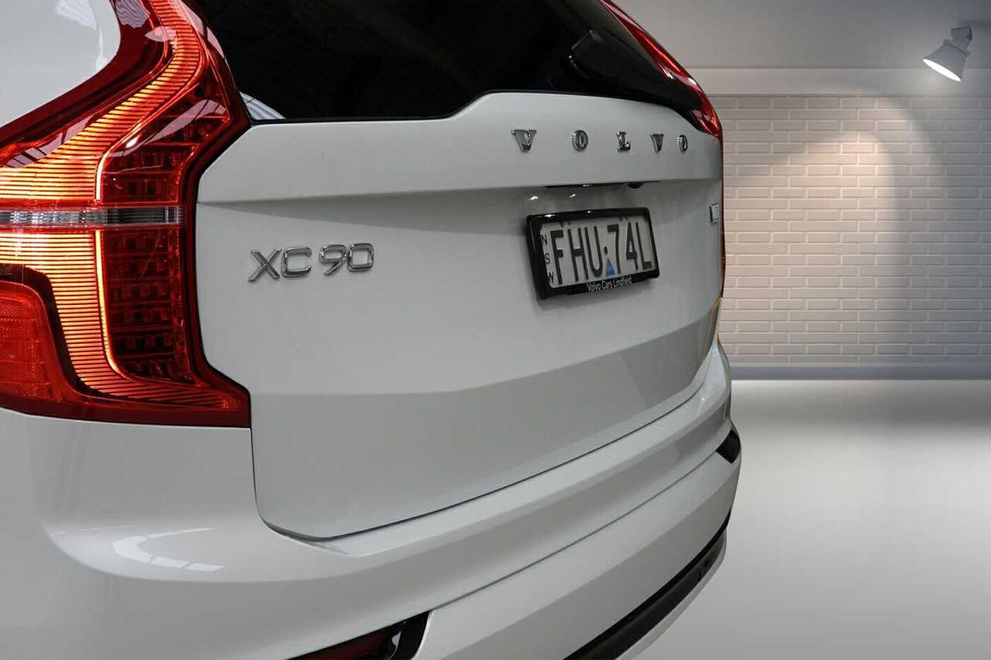 Volvo  L Series MY24 Recharge Ultimate T8 Geartronic AWD Plug-In Hybrid