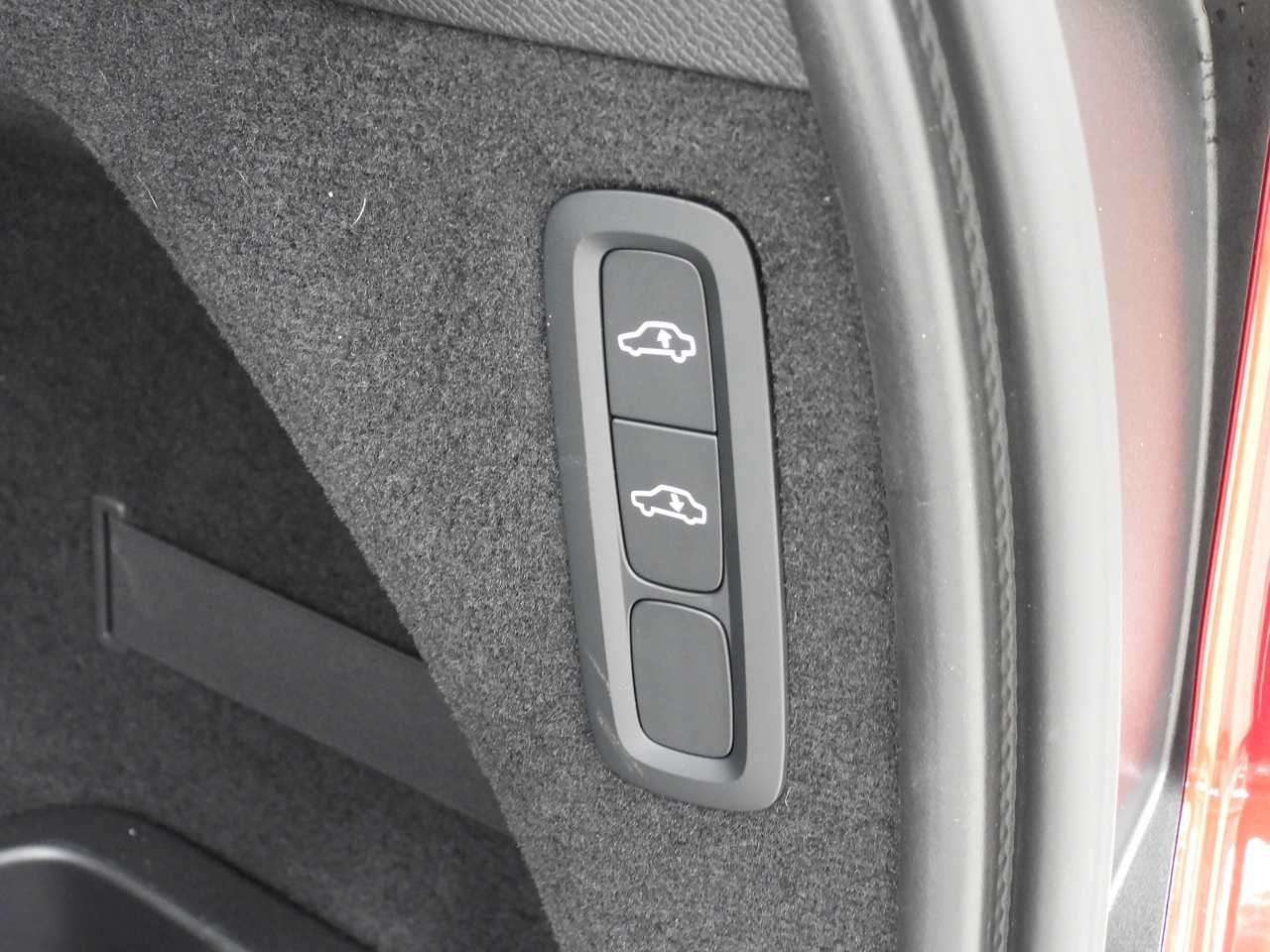 Volvo  L Series MY24 Recharge Ultimate T8 Geartronic AWD Plug-In Hybrid