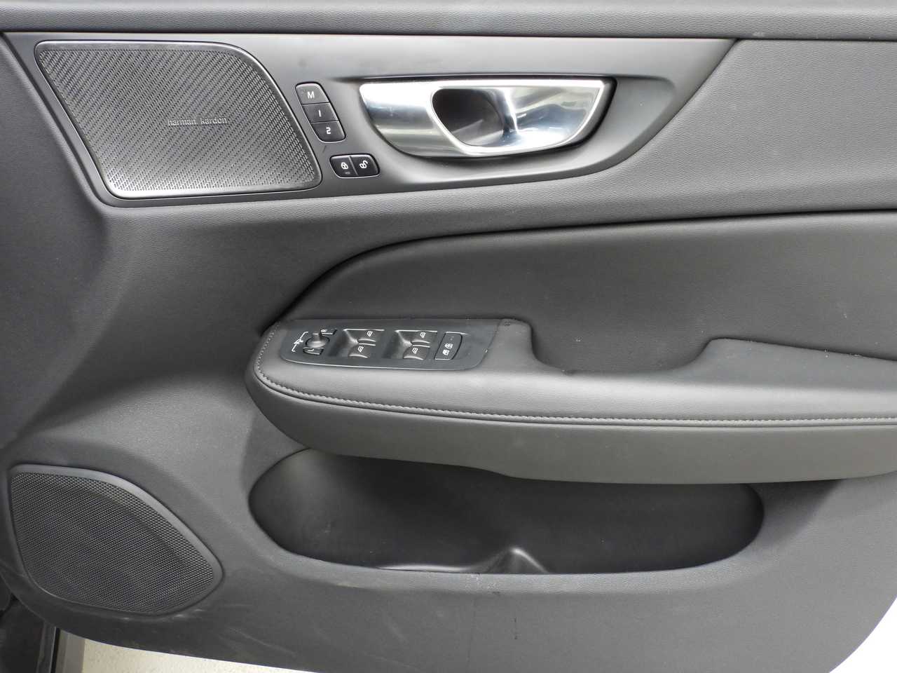 Volvo  Z Series MY25 Ultra B5 Geartronic AWD Bright