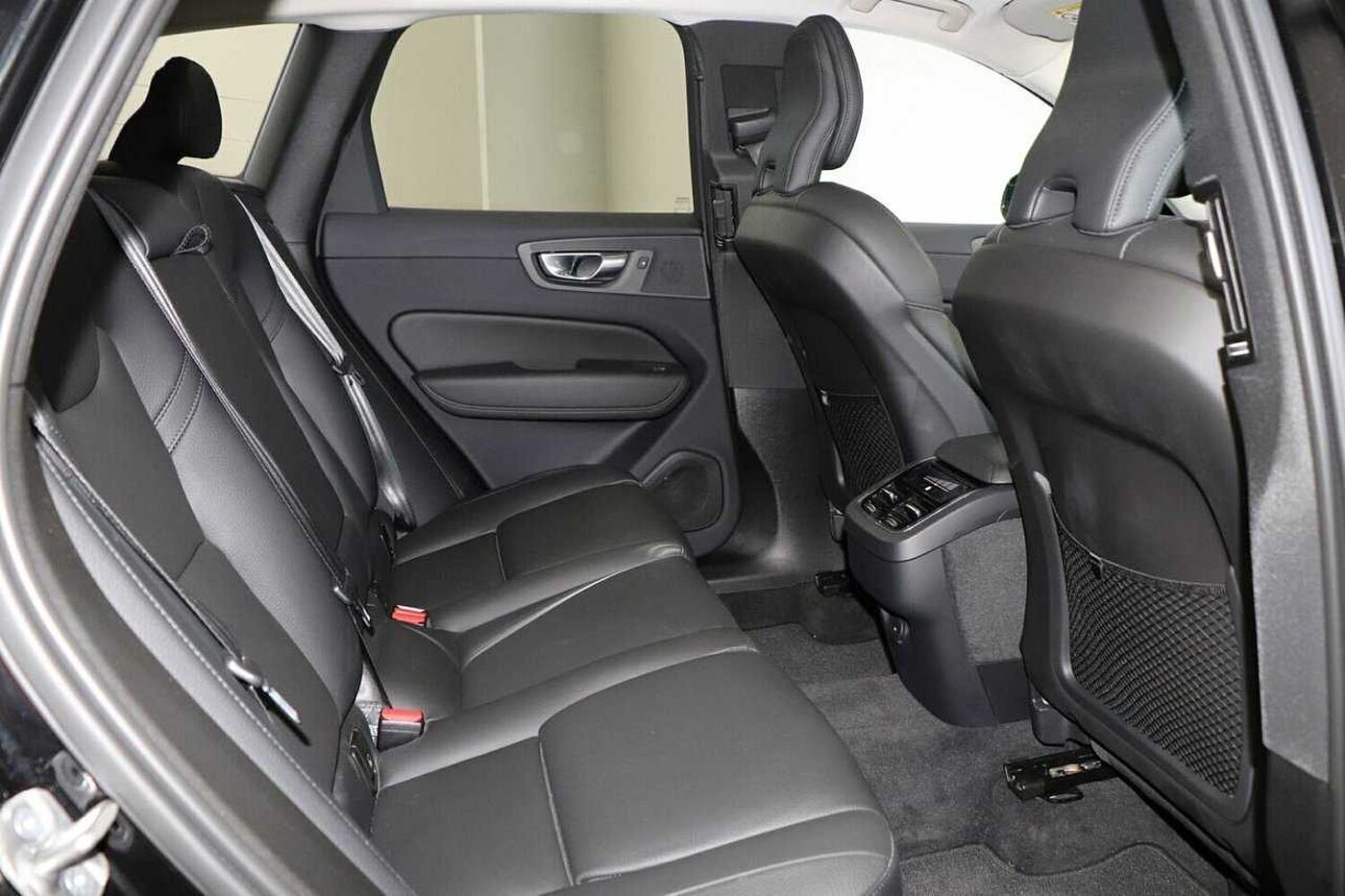 Volvo  XC60 Plus, B5 Mild Hybrid, Petrol