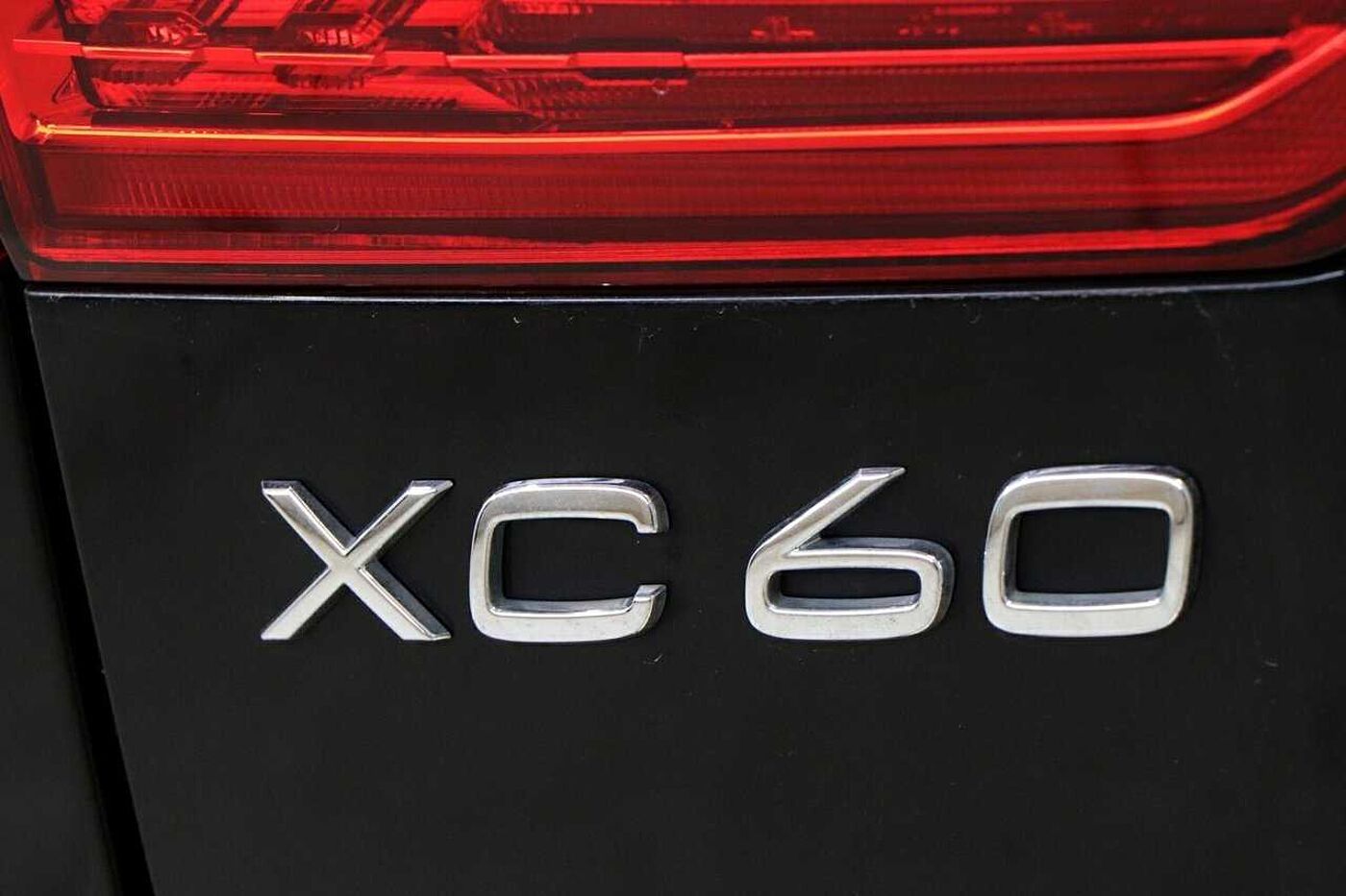 Volvo  XC60 Plus, B5 Mild Hybrid, Petrol