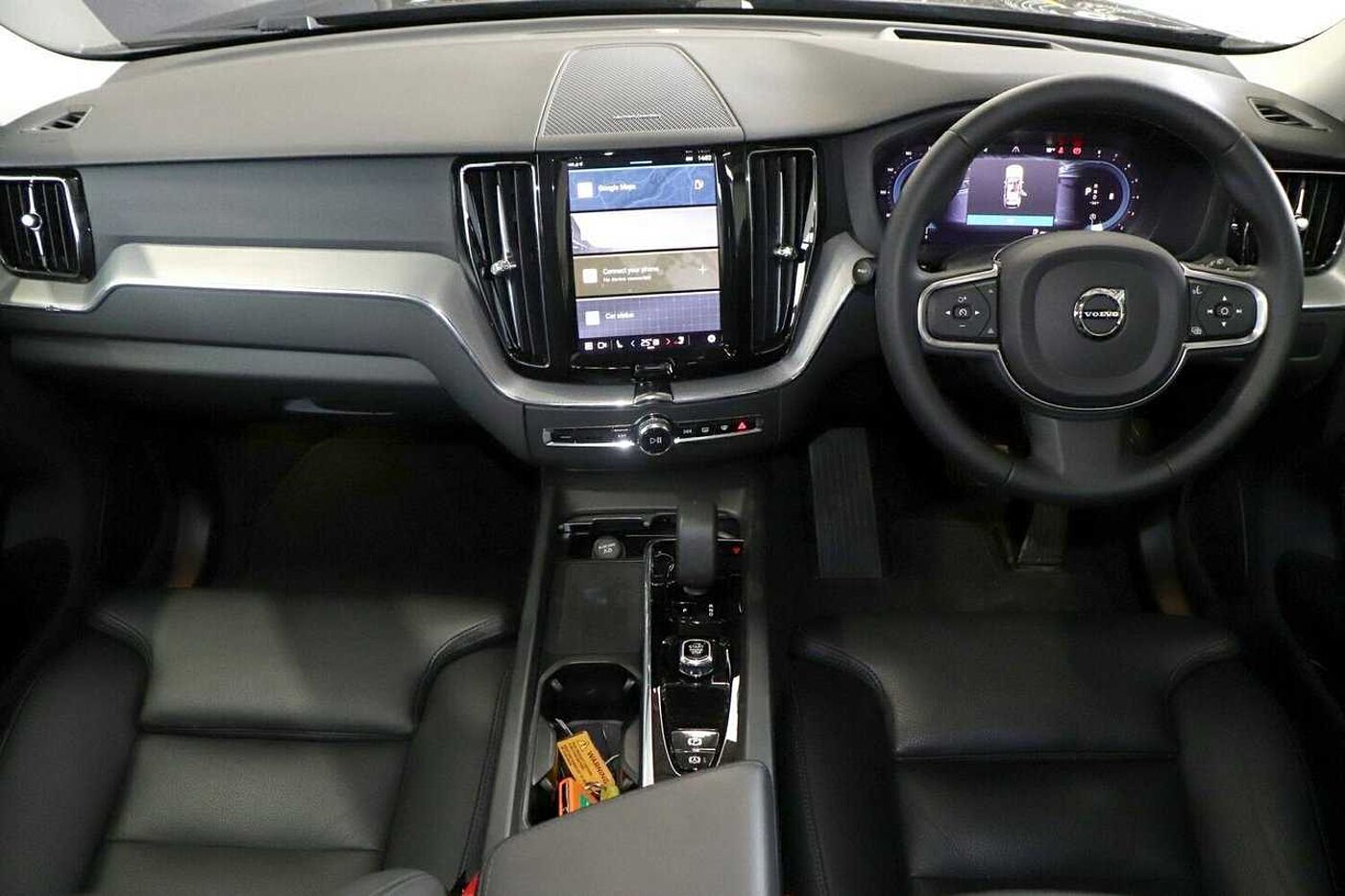 Volvo  XC60 Plus, B5 Mild Hybrid, Petrol