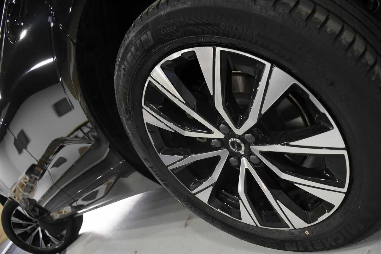 Volvo  XC60 Plus, B5 Mild Hybrid, Petrol