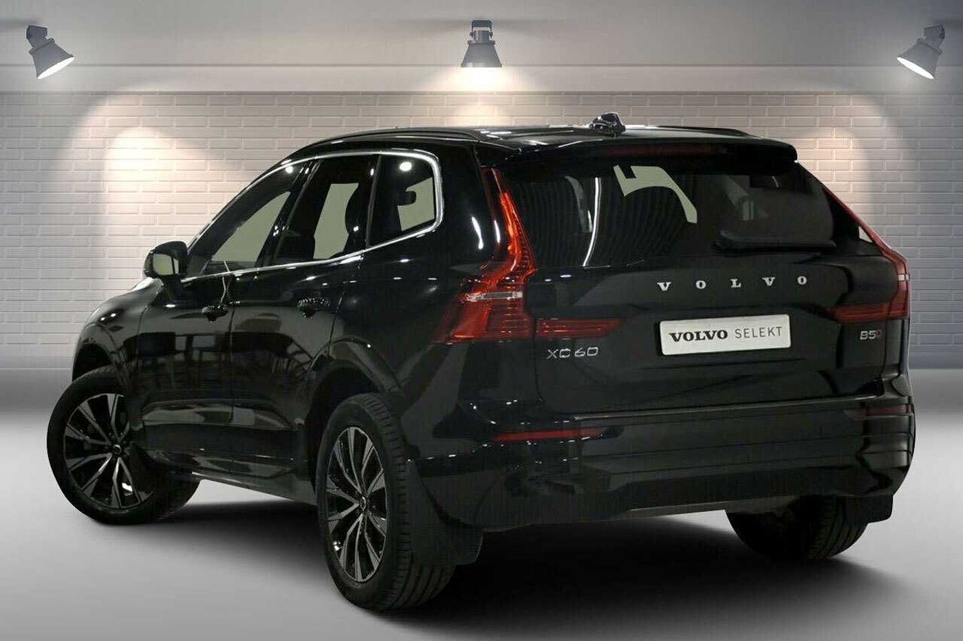 Volvo  XC60 Plus, B5 Mild Hybrid, Petrol