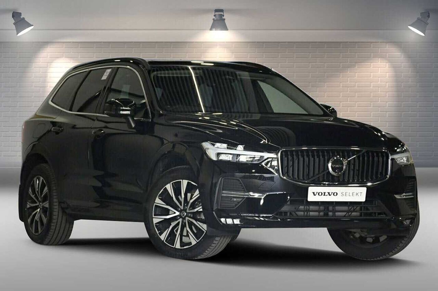 Volvo  XC60 Plus, B5 Mild Hybrid, Petrol